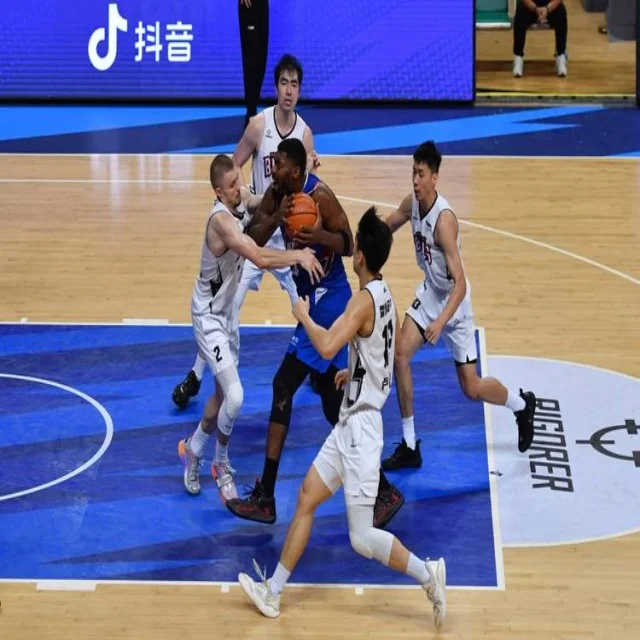 北京男篮晋级路：困境中迎难而上见辉煌（bandao）